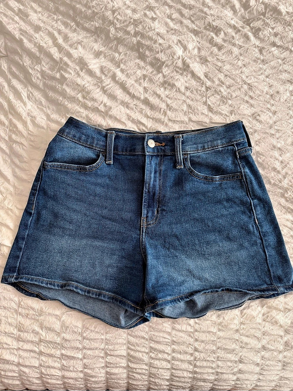 Old Navy High-Rise Wow Shorts Denim Shorts Size 6 Like New